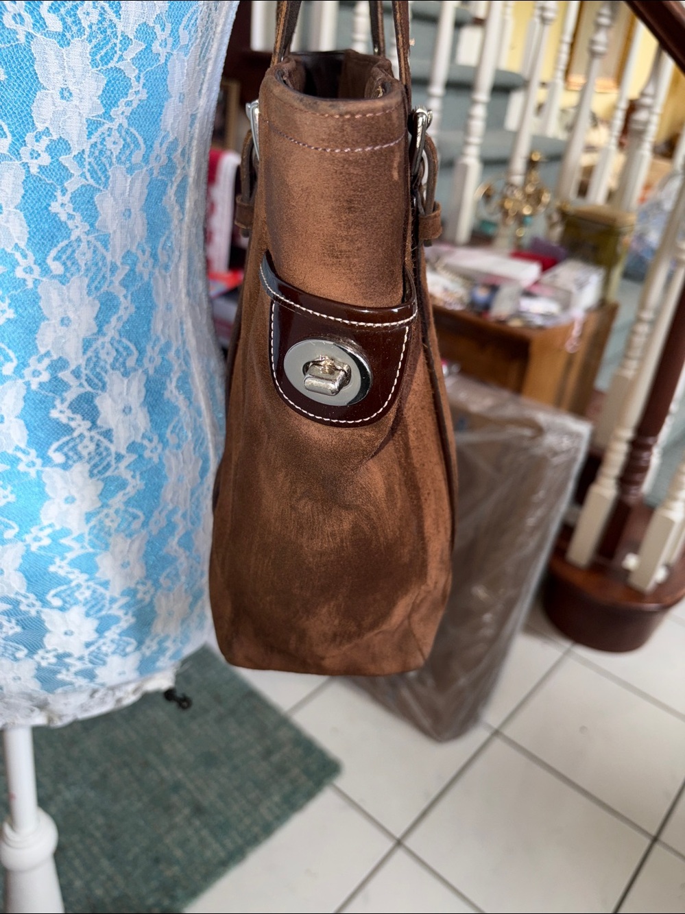COACH  Vintage Suede shoulder bag  small tote  Brown side pockets/turn locks Y2K - Picture 6 of 17